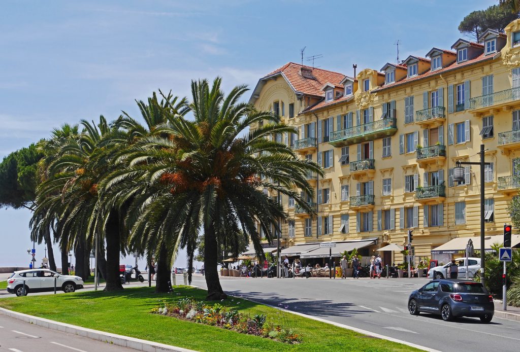 facade d'immeuble à Nice