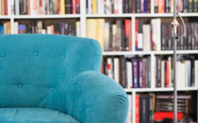 Comment créer un coin lecture cosy dans votre salon : astuces déco avec IKEA et Zara Home